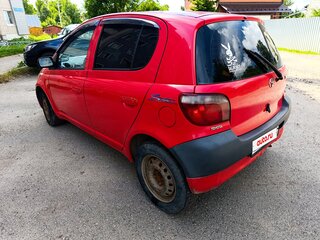 2001 Toyota Yaris I, красный, 175000 рублей, вид 5