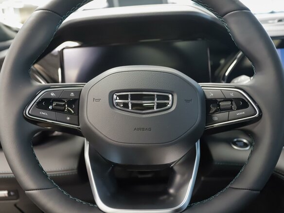 2026 Geely Monjaro I Рестайлинг, белый - вид 15