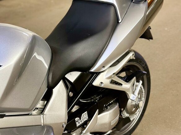 2007 Honda VFR 800, серый, 600000 рублей - вид 6