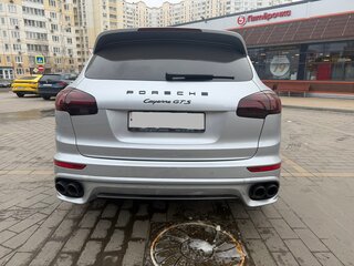 2017 Porsche Cayenne GTS II Рестайлинг (958), серебристый, 5500000 рублей, вид 3