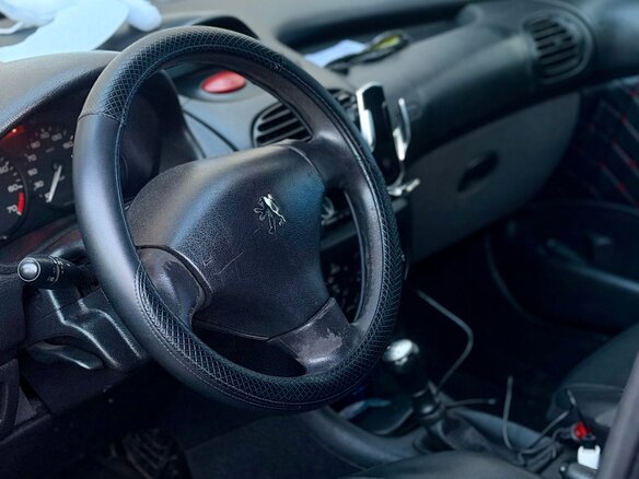 2006 Peugeot 206, чёрный, 229000 рублей - вид 8