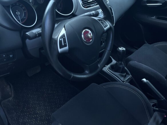2012 Fiat Punto III Punto, серый, 750000 рублей - вид 8