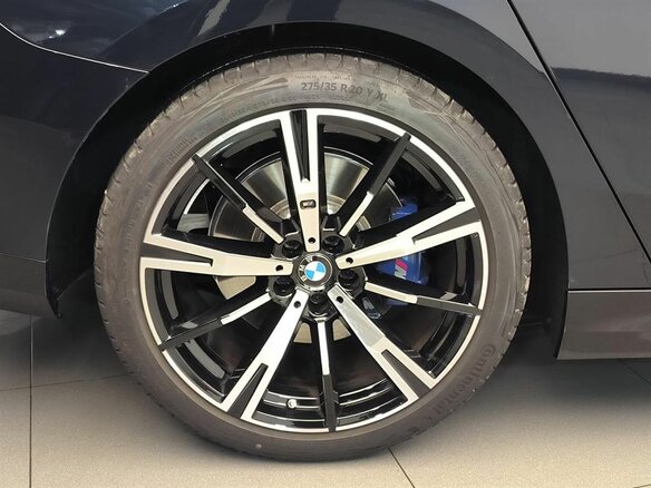 2025 BMW 5 серии 530i xDrive VIII (G60/G61/G68), чёрный, 9990000 рублей - вид 25