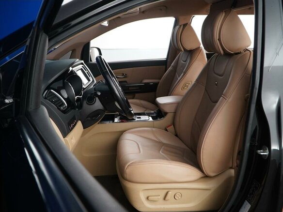 2019 Kia Carnival III, чёрный, 3490000 рублей - вид 6