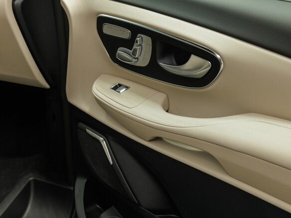 2026 Mercedes-Benz V-Класс Extra Long 300 d экстра длинный III (W447) Рестайлинг 2, серый, 14900000 рублей - вид 32