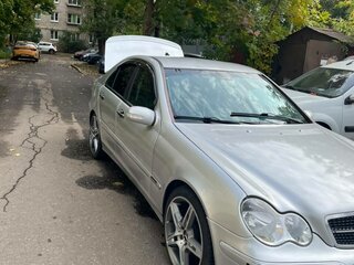 2001 Mercedes-Benz C-Класс 200 II (W203), серебристый, 540000 рублей, вид 1
