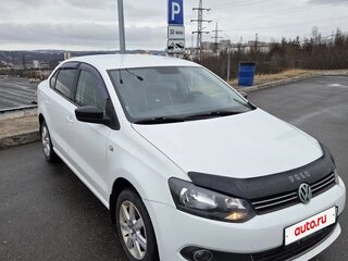 2014 Volkswagen Polo V, белый, 1000000 рублей, вид 3