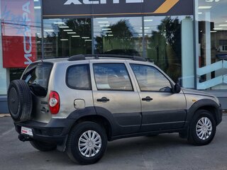 2009 Chevrolet Niva I Рестайлинг, серый, 279000 рублей, вид 3