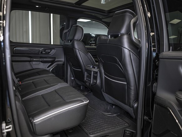 2026 Ram 1500 Crew Cab V Рестайлинг, чёрный - вид 19