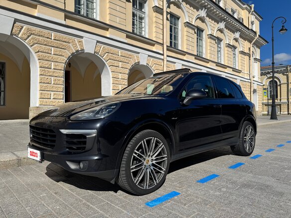 2017 Porsche Cayenne Diesel II Рестайлинг (958), чёрный, 4599999 рублей - вид 2