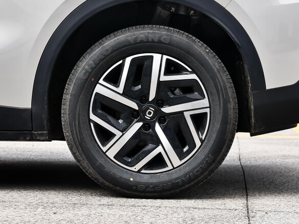 2026 Changan Qiyuan Q05 51.9 kWh II, серебристый - вид 13