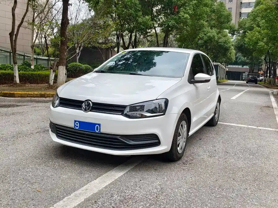 Открыть фотографии: Volkswagen Polo V Рестайлинг