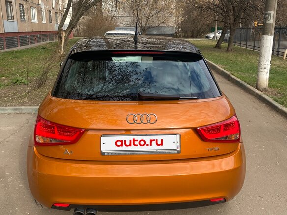 2013 Audi A1 I (8X), оранжевый, 1000000 рублей - вид 2