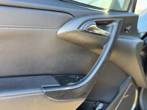 2014 Opel Astra GTC J Рестайлинг, чёрный, 1100000 рублей - вид 19