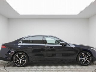 2025 BMW 5 серии 530i xDrive VIII (G60/G61/G68), чёрный, 9790000 рублей, вид 5