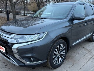 2019 Mitsubishi Outlander III Рестайлинг 3, серый, 2650000 рублей, вид 1