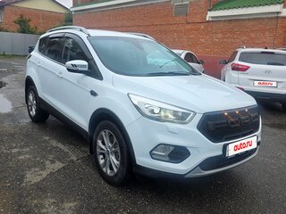 2018 Ford Kuga II Рестайлинг, белый, 1850000 рублей, вид 3