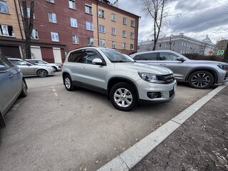 2013 Volkswagen Tiguan I Рестайлинг, серебристый, 1210000 рублей, вид 2