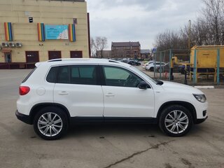 2013 Volkswagen Tiguan I Рестайлинг, белый, 990000 рублей, вид 4