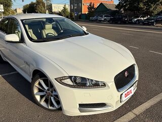 2014 Jaguar XF I Рестайлинг, белый, 1590000 рублей, вид 3