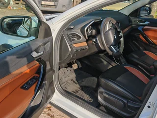 2024 Lada (ВАЗ) Vesta SW I Рестайлинг (NG), белый, 1350000 рублей, вид 4