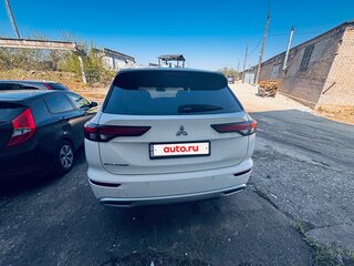 2023 Mitsubishi Outlander IV, белый, 4590000 рублей, вид 4