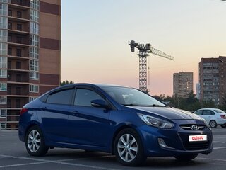 2013 Hyundai Solaris I, синий, 740000 рублей, вид 3