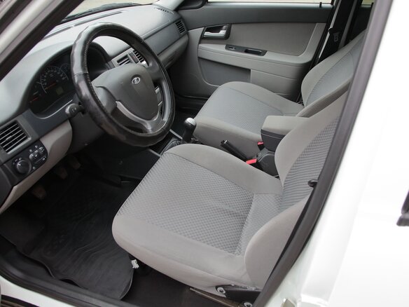 2012 Lada (ВАЗ) Priora I, белый, 550000 рублей - вид 8
