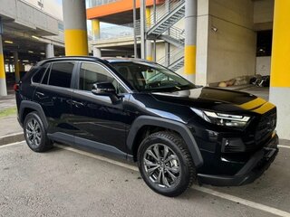 2024 Toyota RAV4 V (XA50), чёрный, 4800000 рублей, вид 3