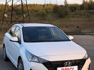 2022 Hyundai Solaris II Рестайлинг, белый, 1550000 рублей, вид 4