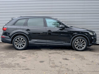 2023 Audi Q7 45 TFSI II (4M) Рестайлинг, чёрный, 7550000 рублей, вид 4