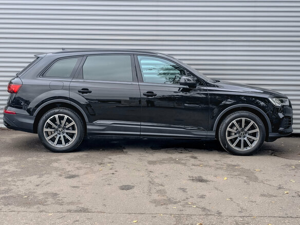 2023 Audi Q7 45 TFSI II (4M) Рестайлинг, чёрный, 7550000 рублей - вид 3