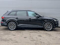 2023 Audi Q7 45 TFSI II (4M) Рестайлинг, чёрный, 7550000 рублей - вид 3
