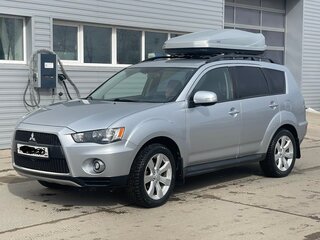 2011 Mitsubishi Outlander II Рестайлинг, серебристый, 1600000 рублей, вид 2