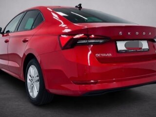 2021 Skoda Octavia IV (A8), красный, 2850000 рублей, вид 2