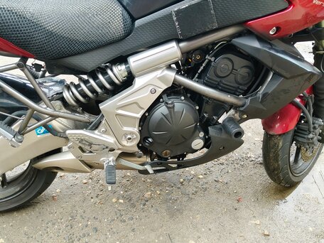 2010 Kawasaki Versys 650, красный, 415000 рублей, вид 4