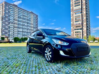 2013 Hyundai Solaris I, чёрный, 777000 рублей, вид 5
