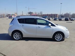 2011 Toyota Verso I, серебристый, 1180000 рублей, вид 4