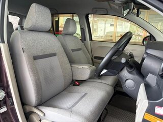 2018 Toyota Passo III, коричневый, 674000 рублей, вид 5
