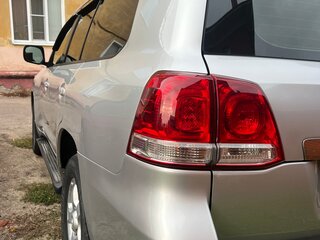 2010 Toyota Land Cruiser 200 Series, серый, 2333000 рублей, вид 4