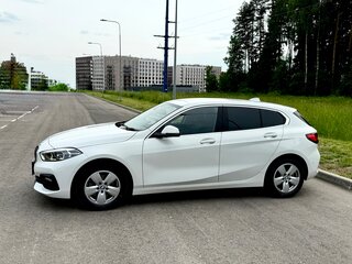 2019 BMW 1 серии 118i III (F40), белый, 2240000 рублей, вид 5