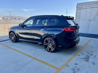 2021 BMW X5 40i IV (G05/G18), синий, 6650000 рублей, вид 4