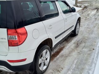 2014 Skoda Yeti I Рестайлинг, белый, 950000 рублей, вид 3