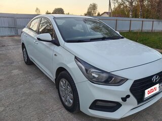 2019 Hyundai Solaris II, белый, 900000 рублей, вид 4