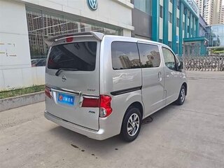 2018 Nissan NV200, серебристый, 1500000 рублей, вид 3