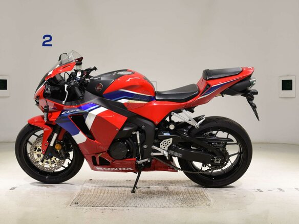 2021 Honda CBR 600RR, красный, 1199000 рублей