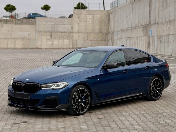 2020 BMW 5 серии 530d xDrive VII (G30/G31/G38) Рестайлинг, синий, 5000000 рублей - вид 3