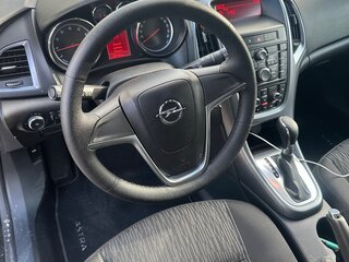 2013 Opel Astra J Рестайлинг, чёрный, 900000 рублей, вид 4