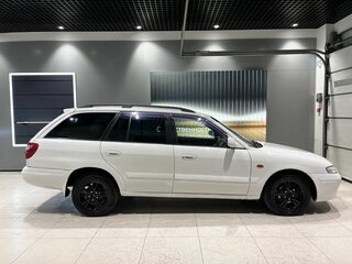 2000 Mazda Capella VI, белый, 299000 рублей, вид 5