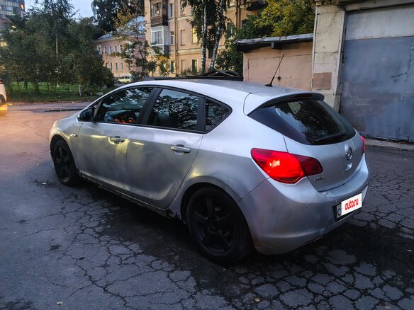 2011 Opel Astra J, серебристый, 190000 рублей - вид 3